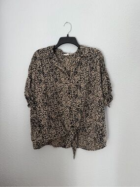 Beach Lunch Lounge Leopard Button Up Tie Top